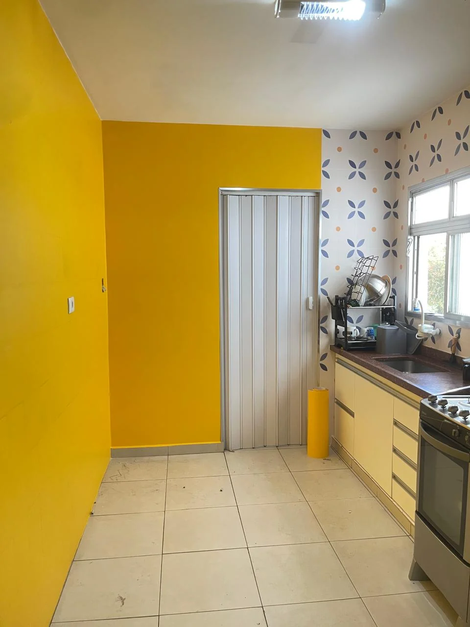 Papel de parede estampado em cozinha